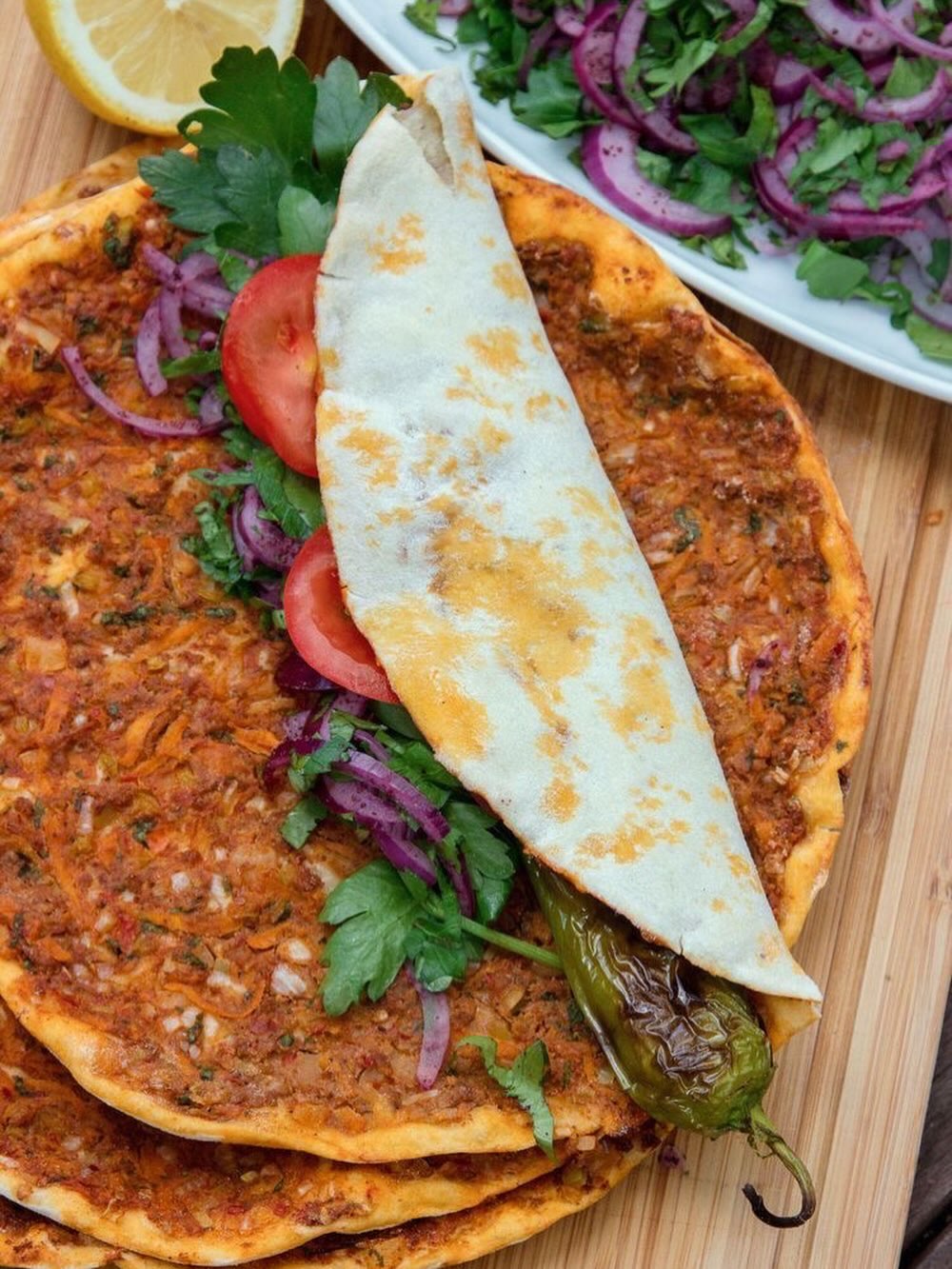 Lahmacun, Adana Tatlıses Instagram hesabından